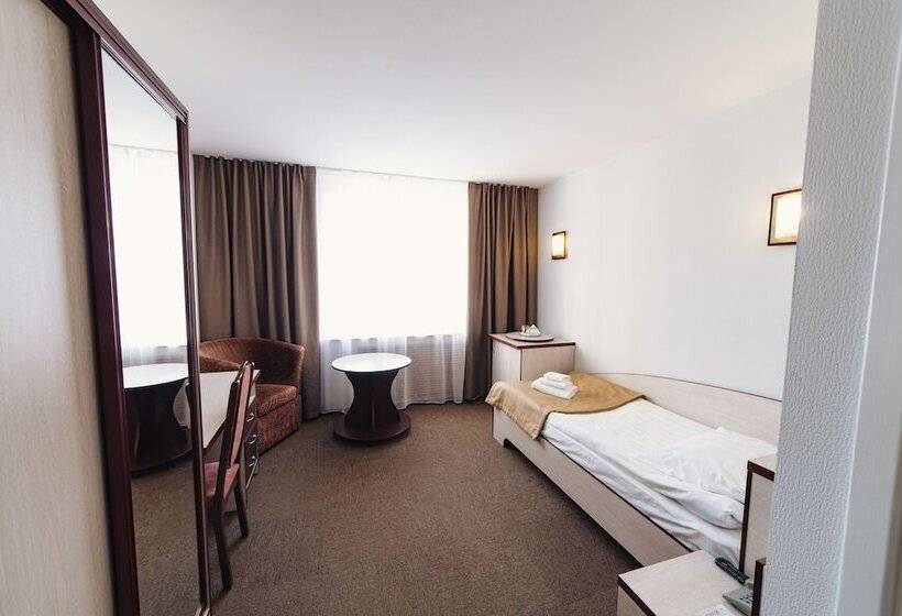 חדר סטנדרט יחיד, Deryabin