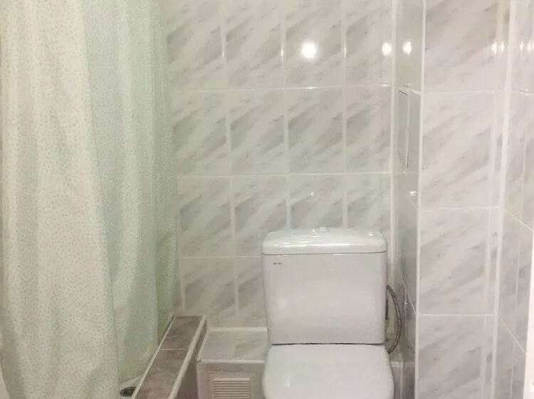 اتاق اکونومی با حمام مشترک, Deryabin