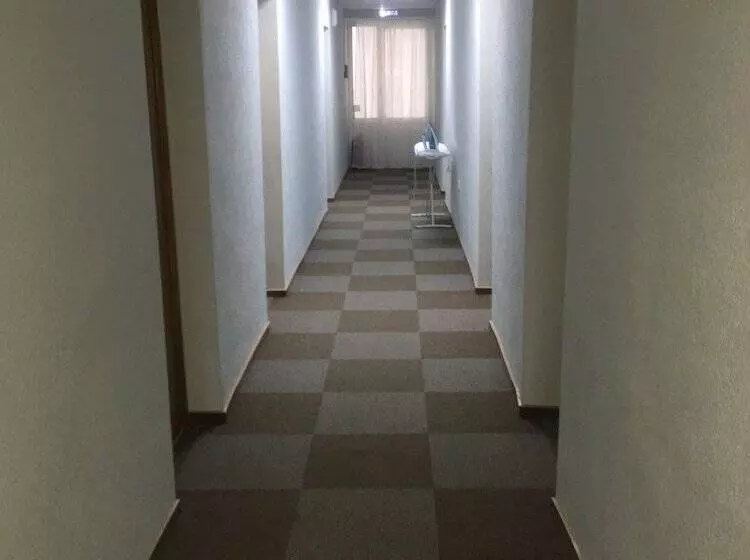 اتاق اکونومی با حمام مشترک, Deryabin