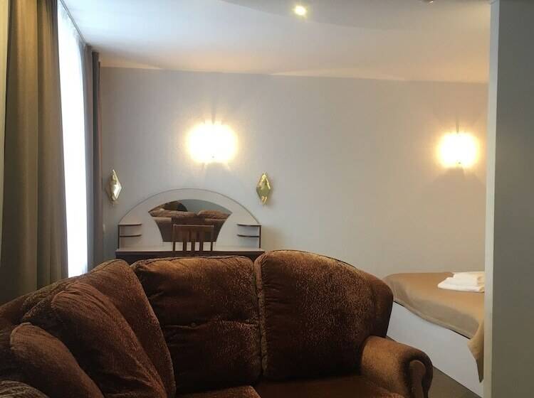 חדר סטודיו סטנדרד, Deryabin