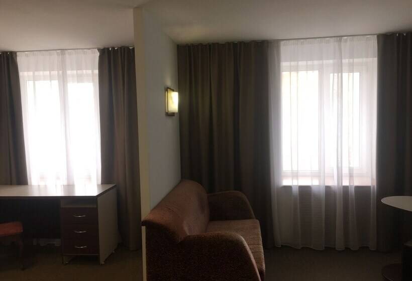 חדר סטודיו סטנדרד, Deryabin