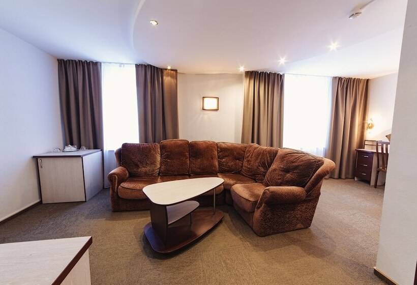 חדר סטודיו סטנדרד, Deryabin