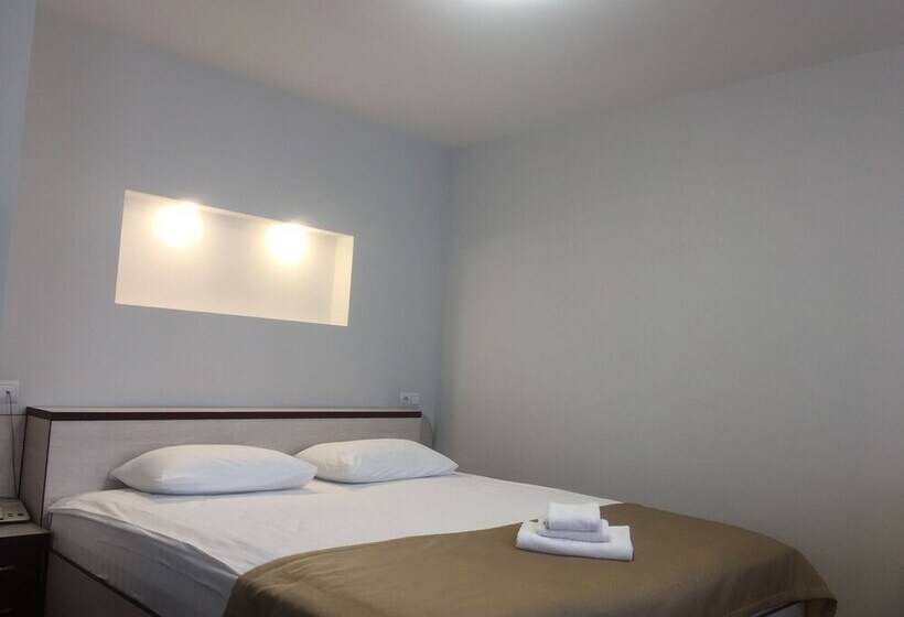 חדר סטודיו סטנדרד, Deryabin