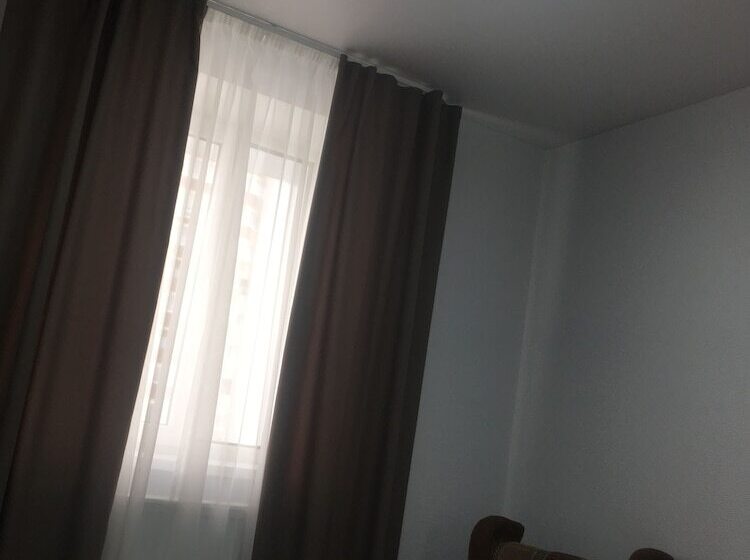 اتاق استاندارد یک نفره, Deryabin