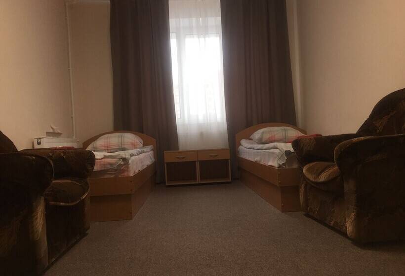 اتاق اکونومی با حمام مشترک, Deryabin