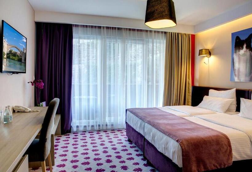 اتاق استاندارد با بالکن, Eden