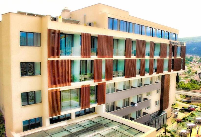 اتاق استاندارد سه تخته با بالکن, Eden