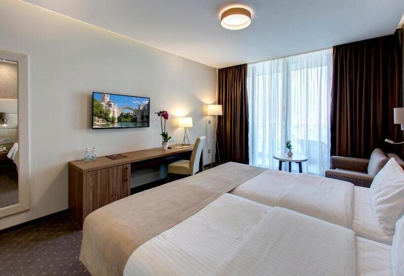 اتاق لوکس, Eden