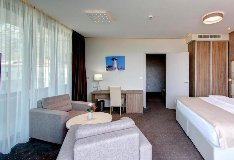 سوئیت با بالکن, Eden