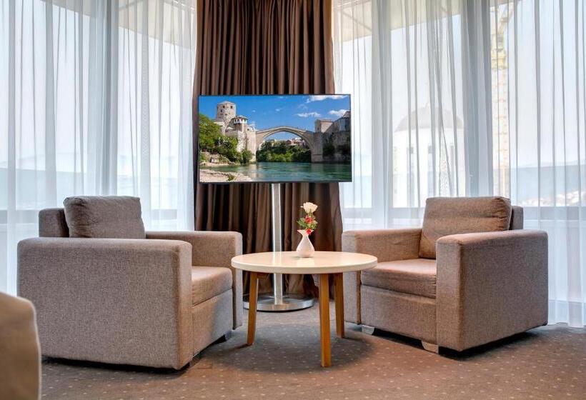 سوئیت با بالکن, Eden