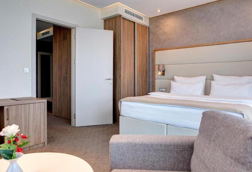 سوئیت با بالکن, Eden