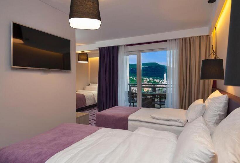 اتاق استاندارد سه تخته با بالکن, Eden