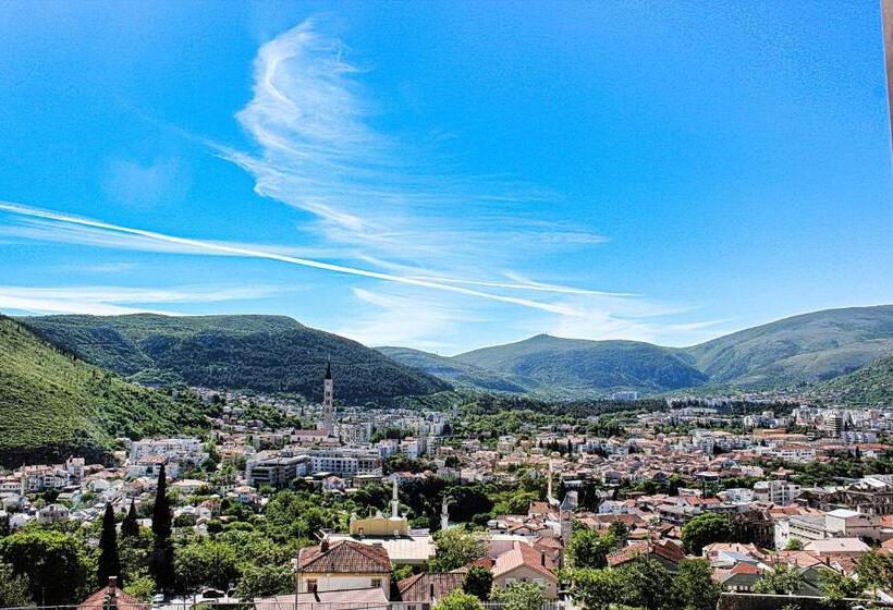 سوئیت با بالکن, Eden