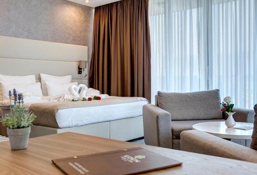 سوئیت با بالکن, Eden