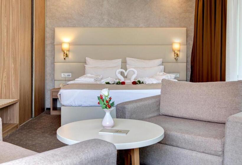 سوئیت با بالکن, Eden