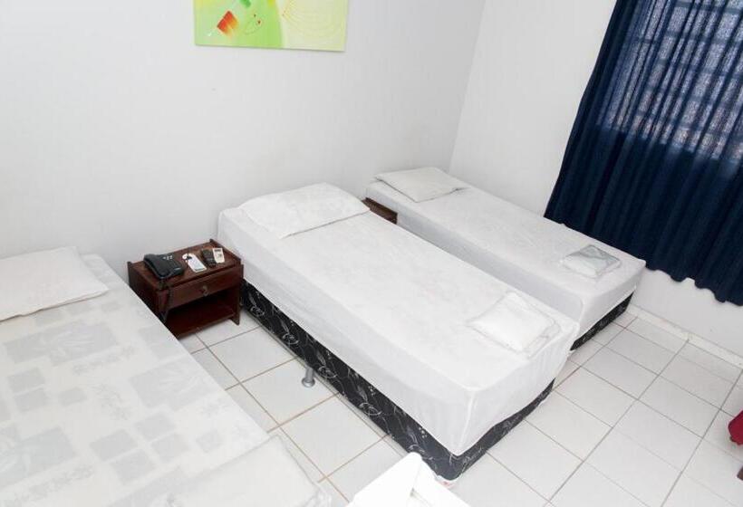 デラックストリプルルーム, Euzebio´s