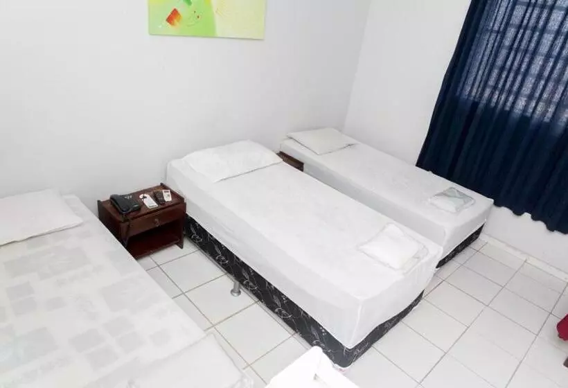 Deluxe Kolmen Hengen Huone, Euzebio´s