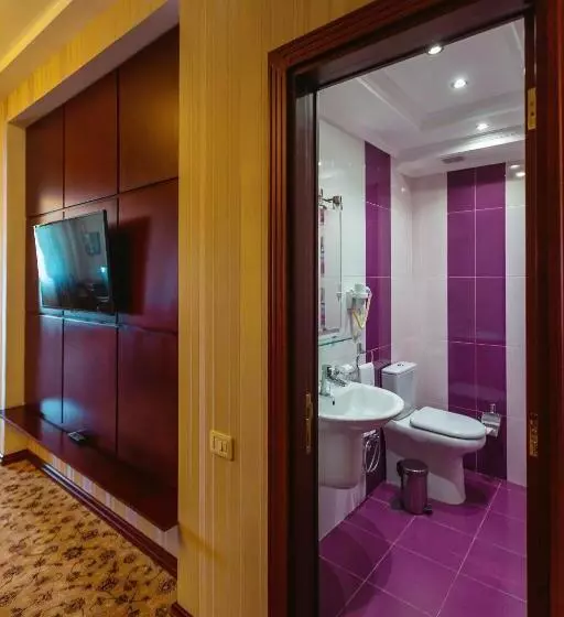 سوییت, Spa Hotel Grace Forum