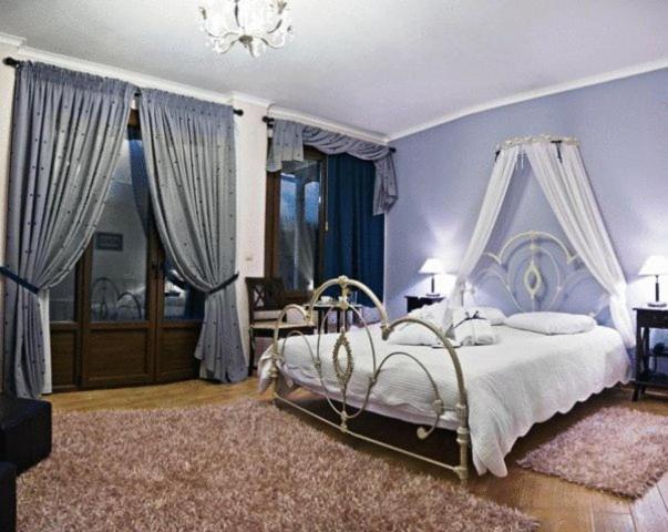 エクゼクティブスイート, Melegos Inn