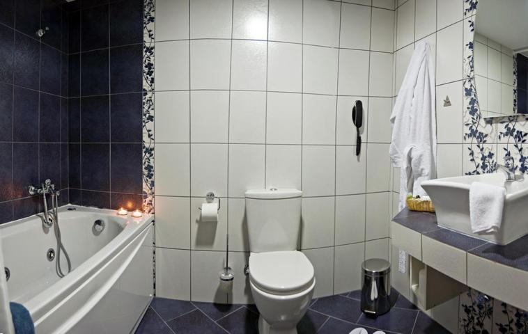 山の見えるジュニアスイート, Melegos Inn