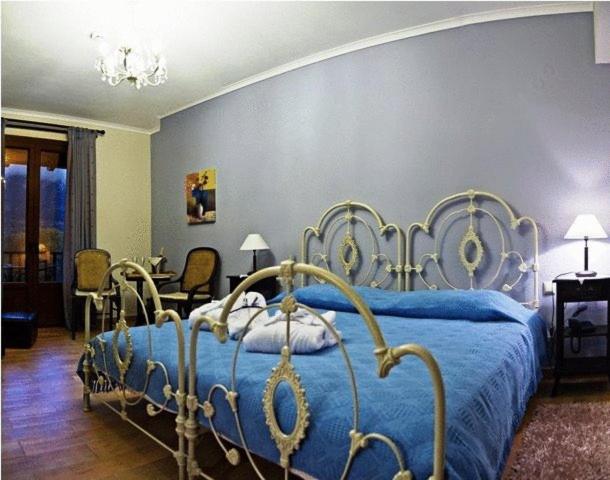 山の見えるジュニアスイート, Melegos Inn