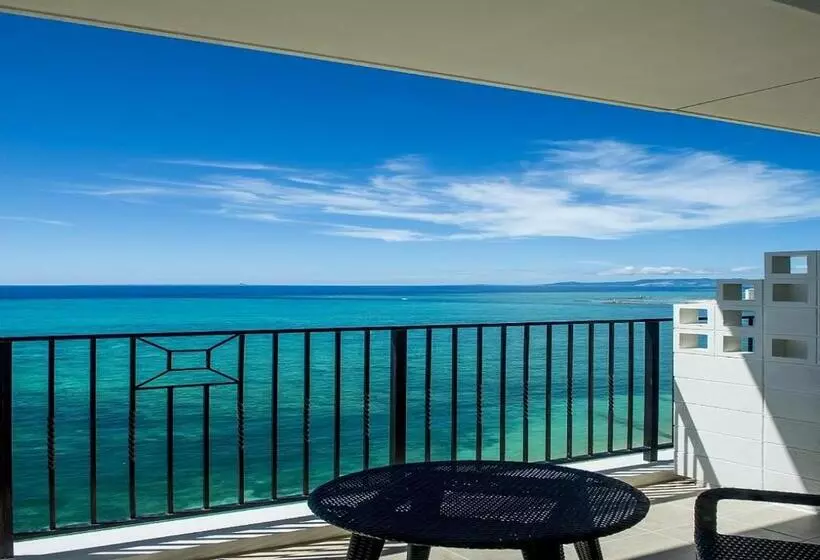 オーシャンビューのクラブルーム, Monterey Okinawa Spa & Resort