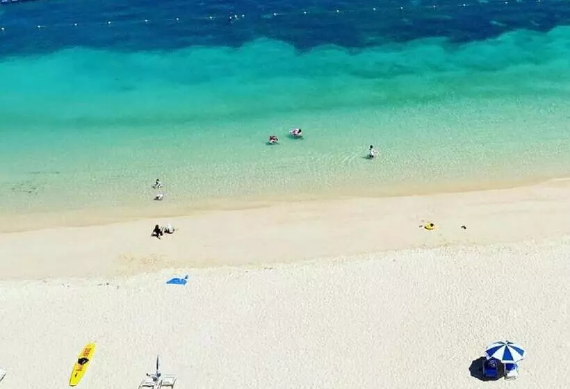 オーシャンビューのクラブルーム, Monterey Okinawa Spa & Resort