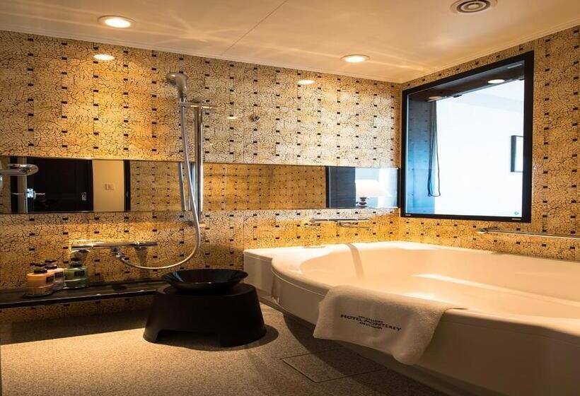 اتاق لوکس با چشمانداز دریا, Monterey Okinawa Spa & Resort