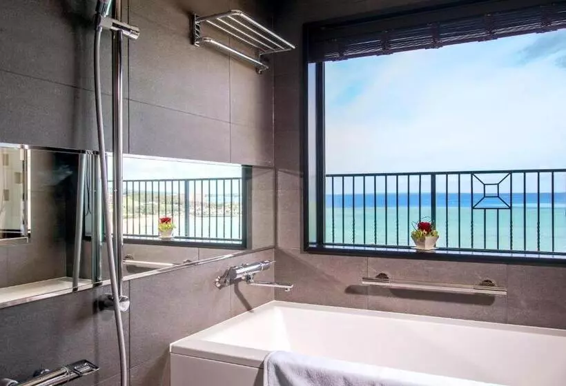 オーシャンビュースタンダードルーム, Monterey Okinawa Spa & Resort