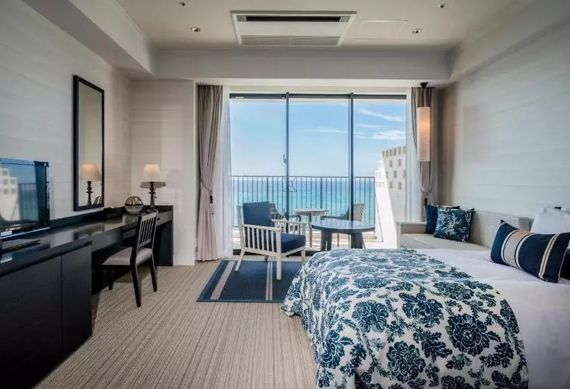 オーシャンビューのクラブルーム, Monterey Okinawa Spa & Resort
