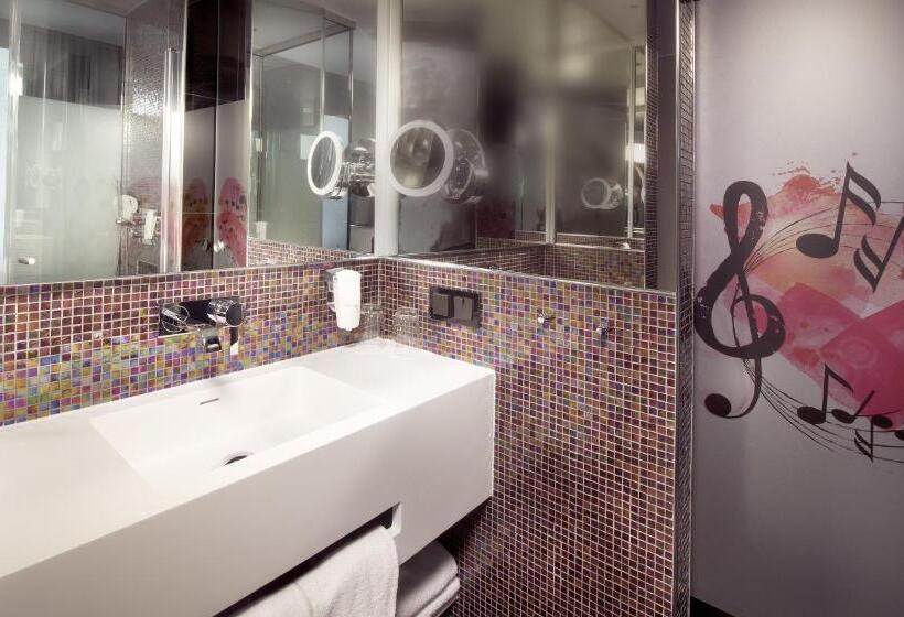 חדר סופריור, Oleana