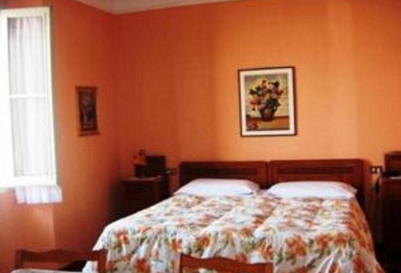 Superior room with lake view, Olivedo