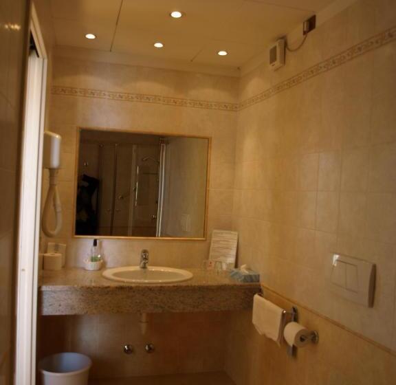 Superior room with lake view, Olivedo