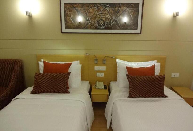 비즈니스룸, Lemon Tree Hotel, Gachibowli, Hyderabad