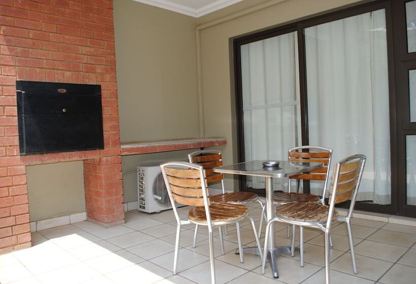 شقة غرفتين نوم مزودة بشُرفة, Palm Valley Inn And Day Spa