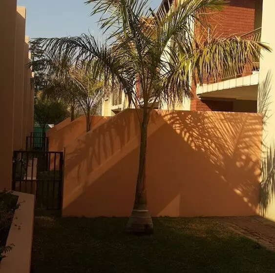 家族用アパートメント, Palm Valley Inn And Day Spa