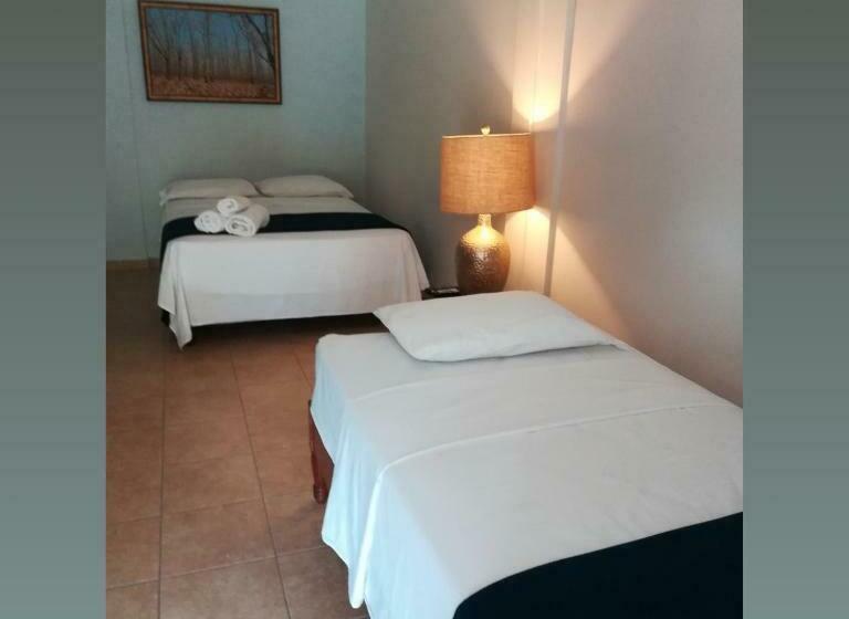 标准三人间, Kevin