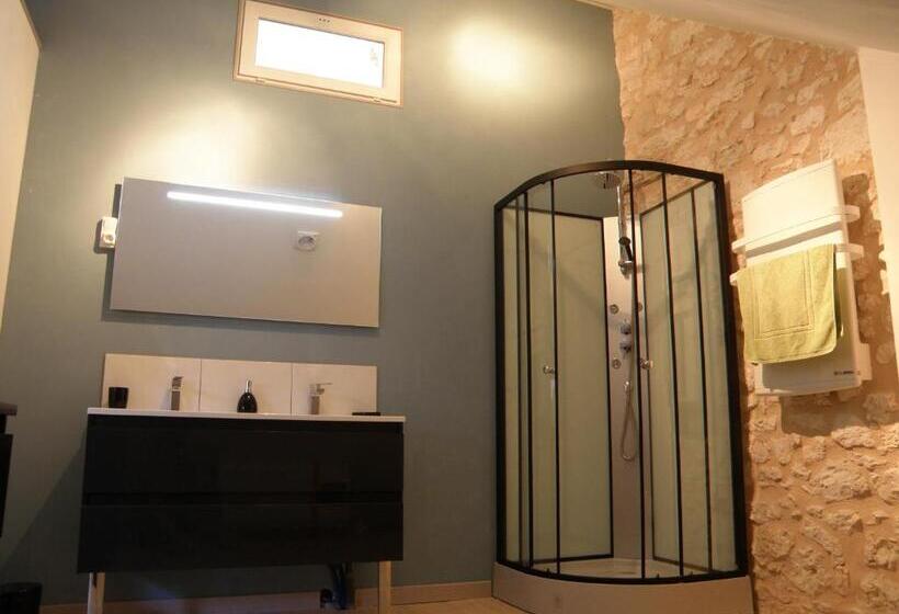 스탠다드 룸, Ancienne école De Colombier