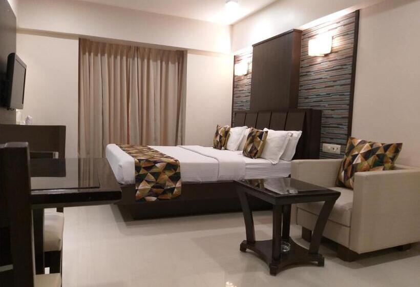 חדר דלוקס, Accolade