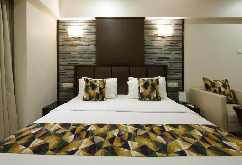 חדר דלוקס, Accolade