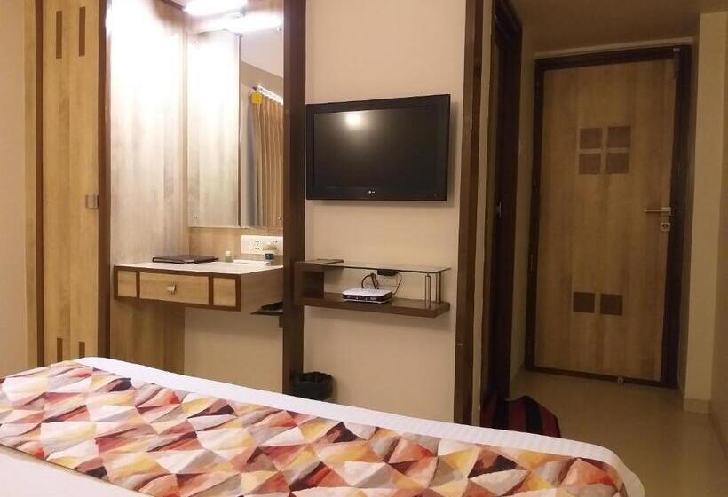 חדר אקונומי יחיד, Accolade