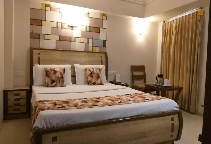 חדר אקונומי יחיד, Accolade