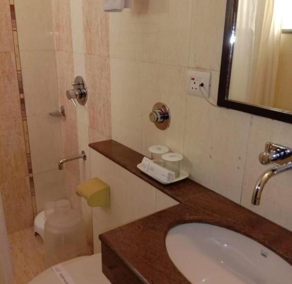 חדר דלוקס, Accolade