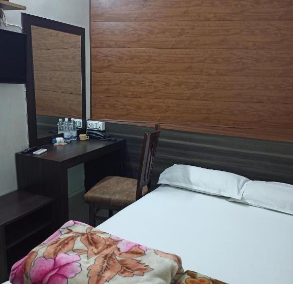 Quarto Estandar Banheiro Compartilhado, Alka