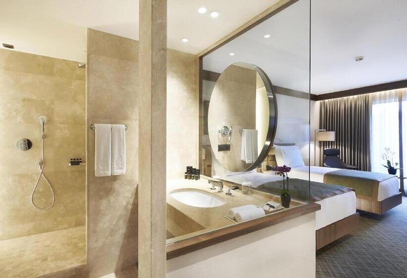 غرفة سوبيريور, Divan Adana