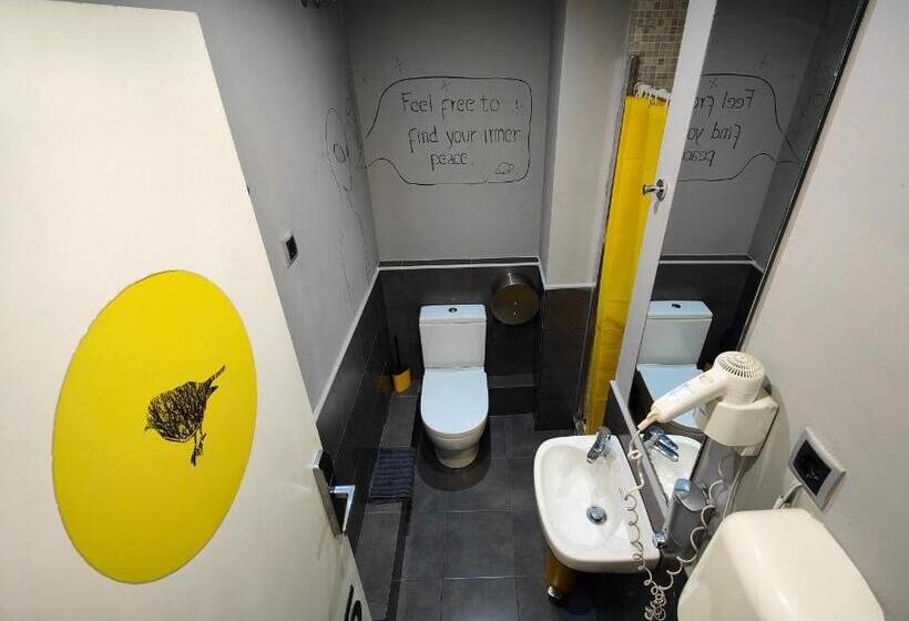 Habitación Estándar Individual Baño Compartido, Free Hostels Barcelona