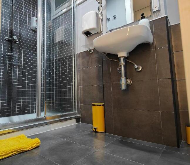 Habitación Estándar, Free Hostels Barcelona
