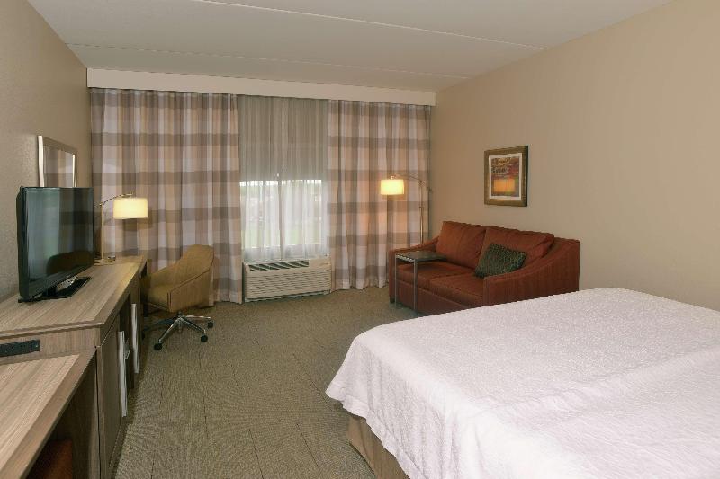 带大床的标准间, Hampton Inn Springfieldsoutheast