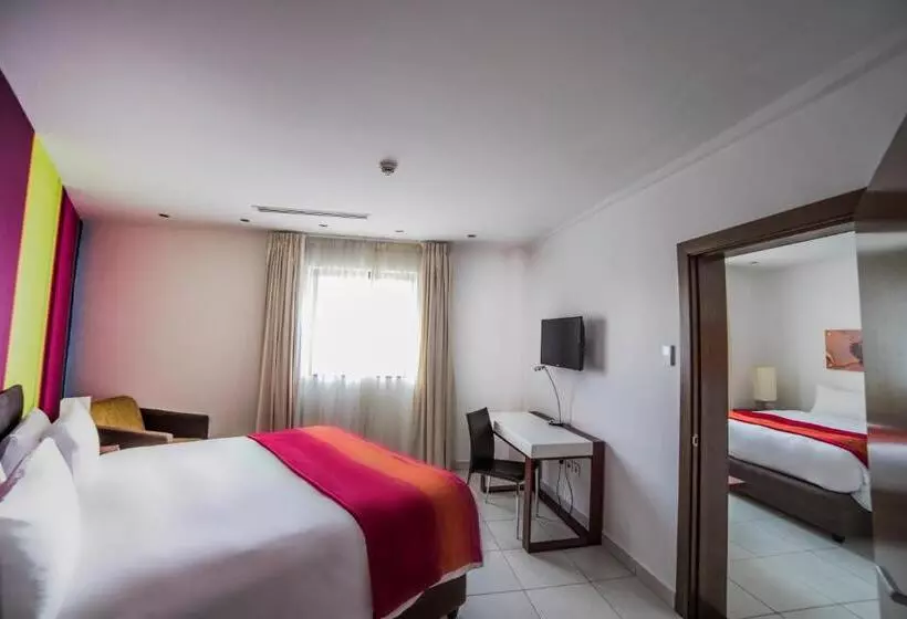 سوییت جونیور, Ibis Styles Accra Airport