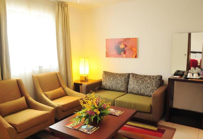 جناح جونيور, Ibis Styles Accra Airport